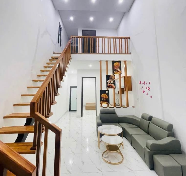 Bán nhà 2 tầng Phường Đông Thịnh, TP Thanh Hóa 40.5m² giá 2.x tỷ - Sổ hồng vuông vắn, ô tô vào nhà