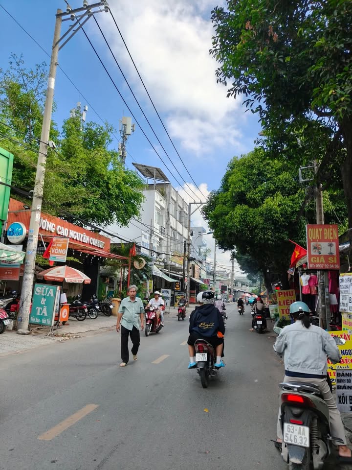 Nhà phố Huỳnh Thị Hai Q12 120m² 10.49 tỷ - Ô tô vào tận nhà