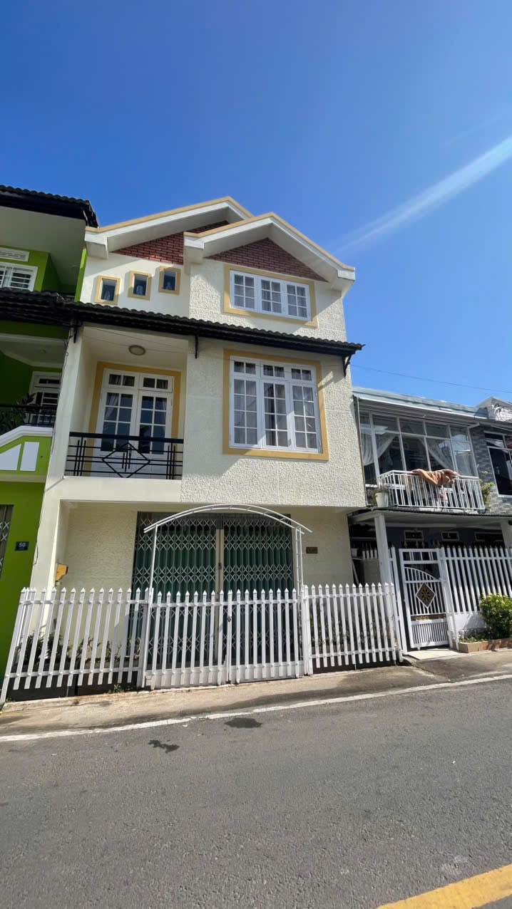 Homestay Mặt Tiền Thi Sách, Đà Lạt - 120m² - Giá 7.9 Tỷ - Dòng Tiền Sẵn