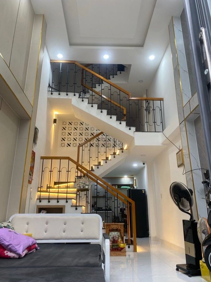 Nhà 4 Tầng Gò Vấp - 35m², 5PN, Ô Tô Ngủ Trong Nhà, Giá 8 Tỷ