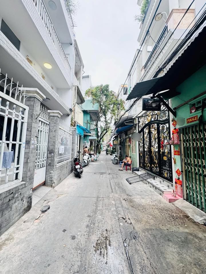 Nhà Phố Hàn Hải Nguyên Quận 11 - 50m², 5 Tầng, Nở Hậu Tài Lộc - Giá 5.x Tỷ