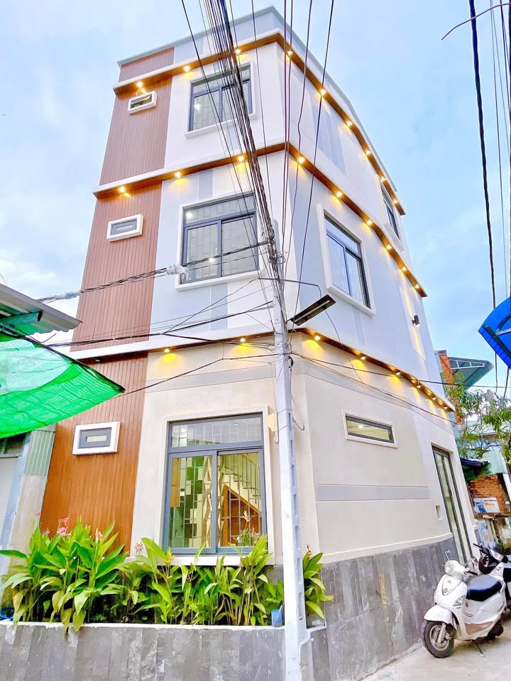 Nhà Góc 2 Mặt Tiền Hẻm 160 Ninh Kiều - 42m² Full Nội Thất, Giá 2.95 Tỷ