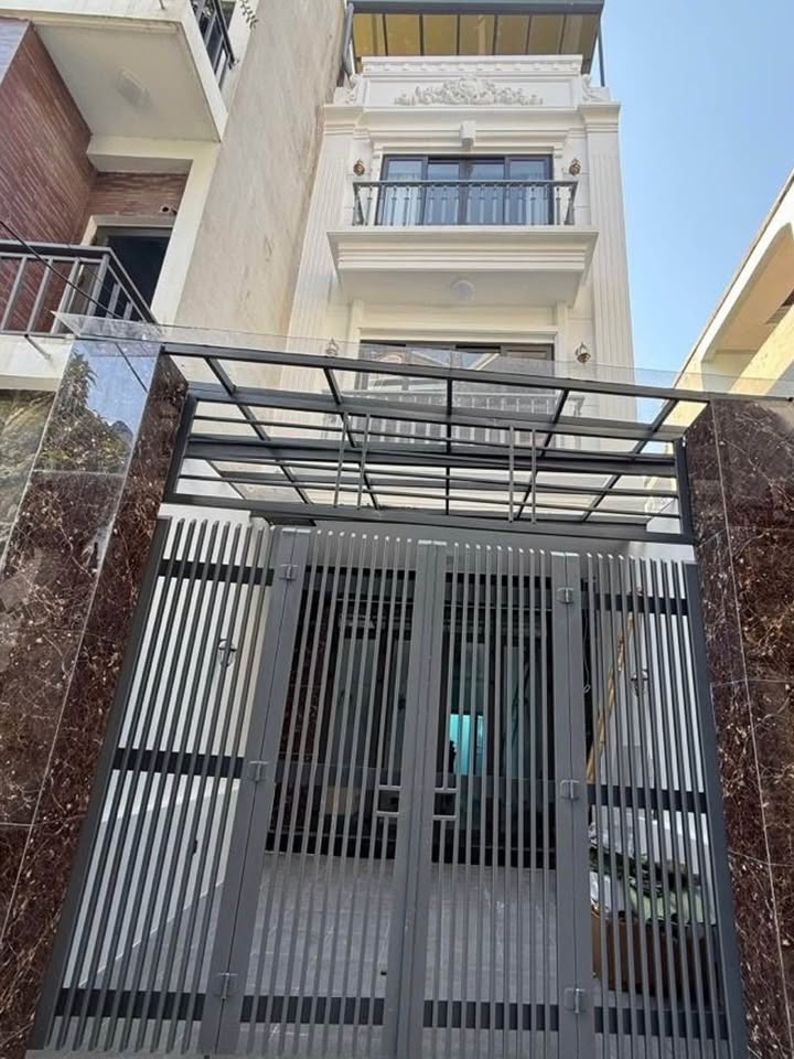 Nhà riêng Ngô Gia Tự, Long Biên 40m² giá 7 tỷ - Sổ hồng sẵn!