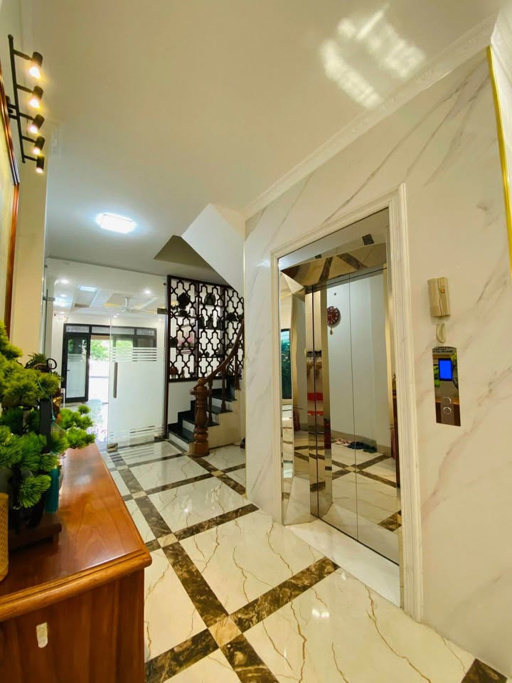 Nhà phố Bồ Đề Long Biên 89m² View Hồ - Vị trí đắc địa!