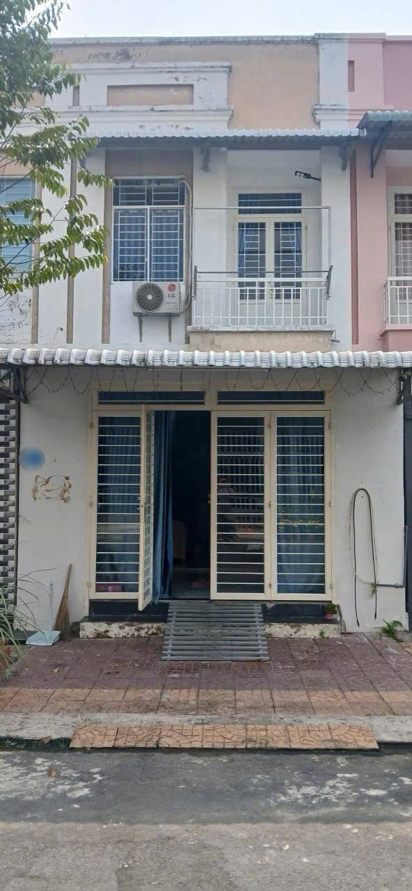 Nhà trệt lầu KDC Hoàng Quân Cần Thơ 5 triệu/tháng - Ô tô vào tận nhà!