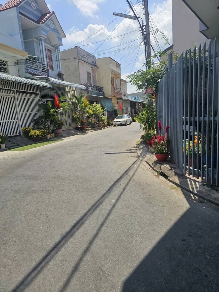 Nhà Trần Quang Diệu, Bình Thủy 80m² - Ô tô vào tận nhà, Sẵn sàng ở!