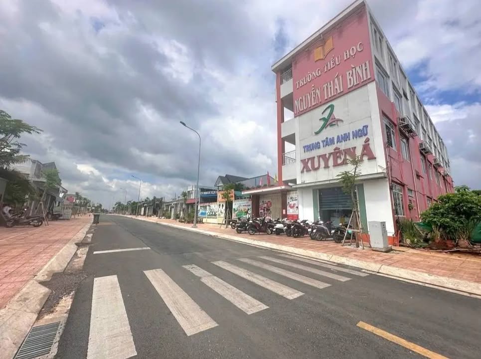 Đất nền mặt tiền kinh doanh Phạm Lạc Long, Long Khánh - 800m²