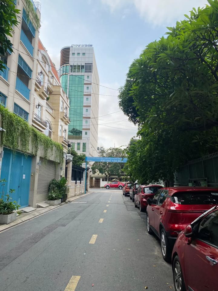 Nhà Phố Quận Tân Bình 78m² - Vị trí đắc địa, view công viên!