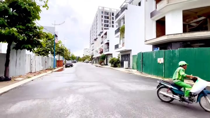 Nhà phố VCN Phước Long 94m² 12 tỷ - Mặt tiền kinh doanh