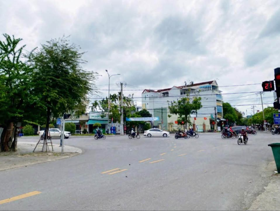 Nhà 2 Tầng Trung Tâm Quảng Ngãi - 71m² Hẻm Ô Tô Nguyễn Tự Tân - Giá 2.4 Tỷ