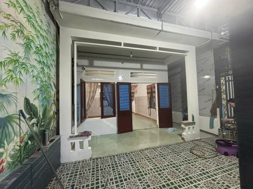 Cho thuê nhà nguyên căn hẻm Lê Lợi, Quảng Ngãi - 2PN, 3.5 triệu/tháng