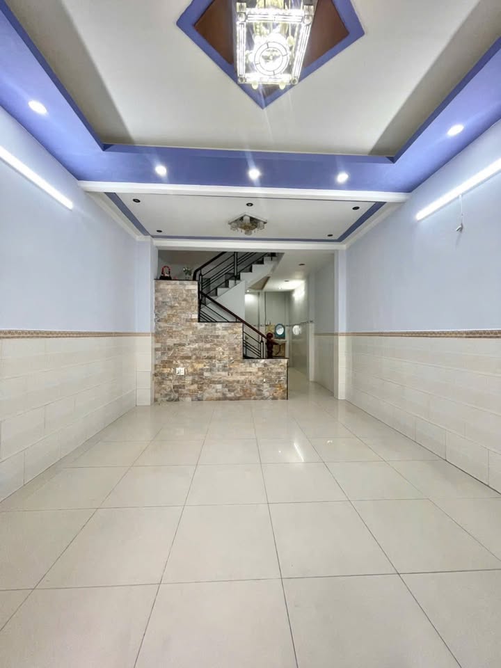 Nhà Hẻm 5m Lê Văn Quới, Tân Phú - 44m², 3 Tầng, 4PN, Giá 5.7 Tỷ