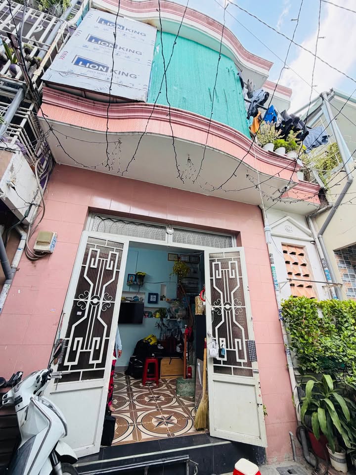 Nhà Tân Phú 17m² - 2.68 Tỷ, Hẻm Sạch, Gần DH Công Thương