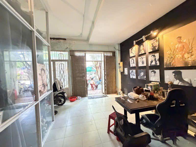 Nhà riêng Dương Quảng Hàm Gò Vấp 102m² 19.5 tỷ - KD sầm uất