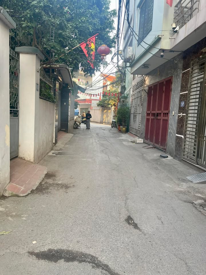 Nhà Phố Lạc Long Quân 38m² - 4 Tầng - Sổ Đỏ Chính Chủ - 8 Tỷ