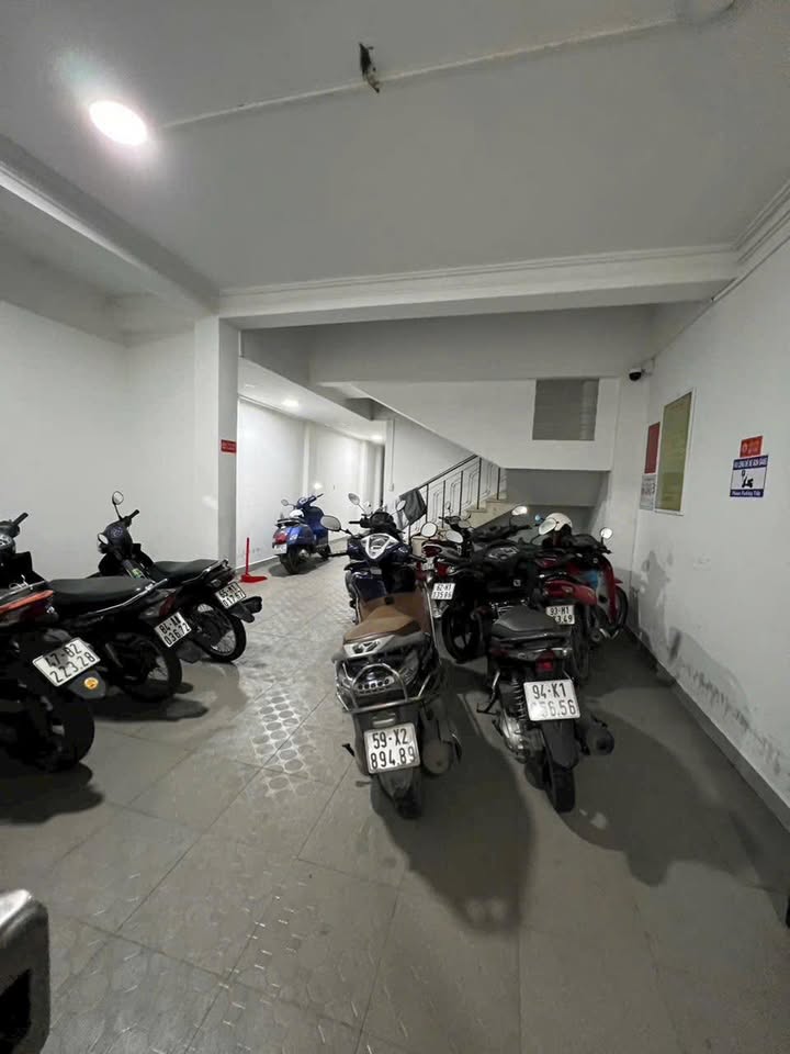 Nhà phố Đỗ Xuân Hợp 285m² 32 tỷ - Mặt tiền kinh doanh