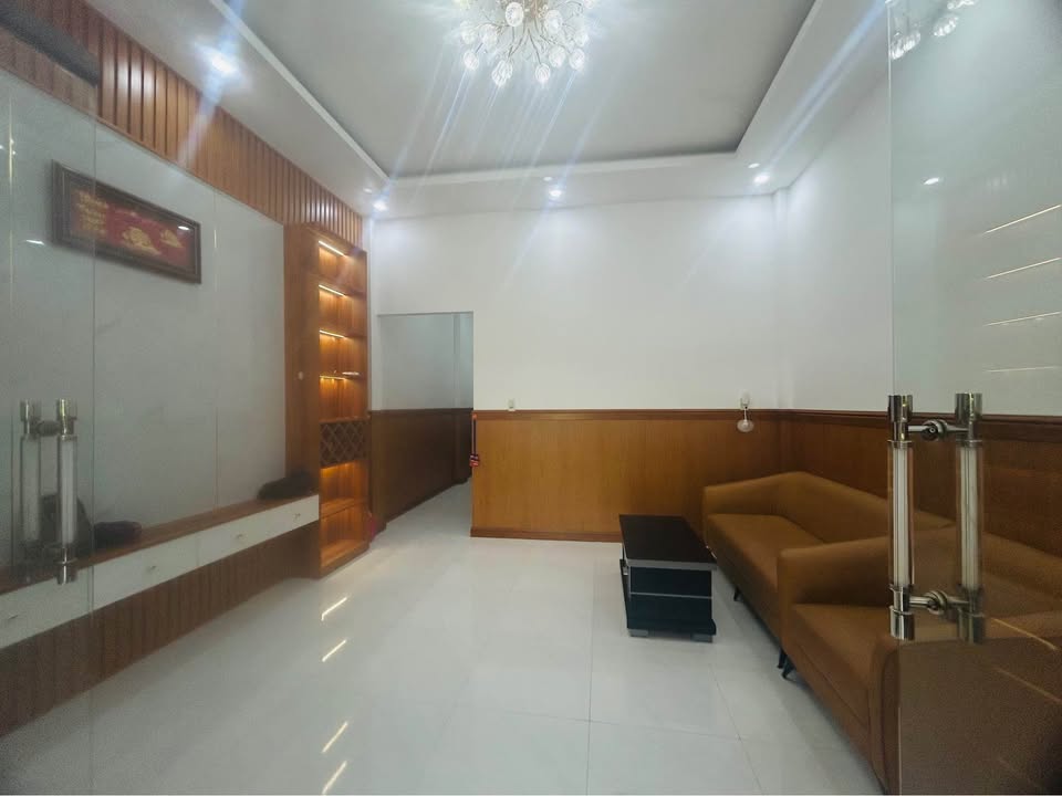 Nhà 75m² Hẻm Nguyễn Trung Trực, Rạch Giá - Sổ Hồng Riêng, Giá 1.38 Tỷ