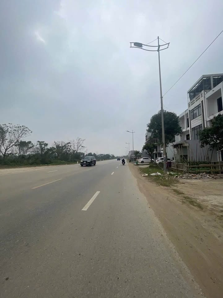 Nhà Phố Đại Lộ Nam Sông Mã 200m² - Sẵn Sàng Xây Dựng, Tiềm Năng Tăng Giá Cao