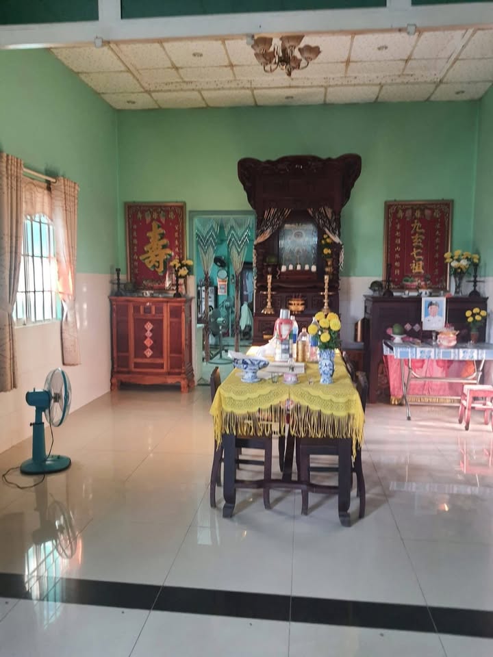 Nhà phố Tây Ninh 242m² giá 2.4 tỷ - Ô tô vào tận nhà!