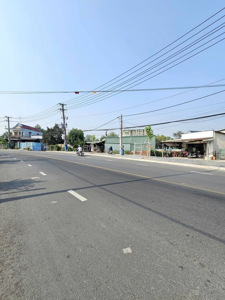 Đất MT Nguyễn Thị Tươi Dĩ An 111.7m² - Kinh doanh Đa ngành, Giá 6.1 Tỷ TL