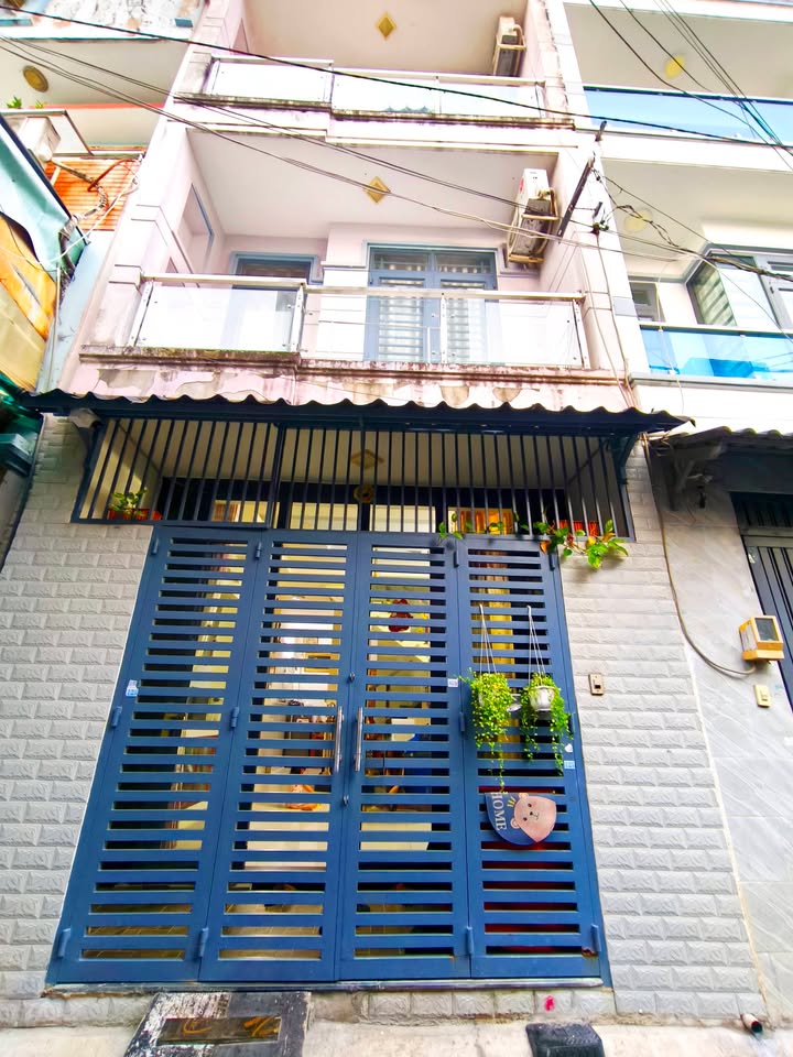 Nhà 3 lầu 43m² ngay Chợ Vải Tân Phú, 6.5 tỷ - Oto đậu cửa