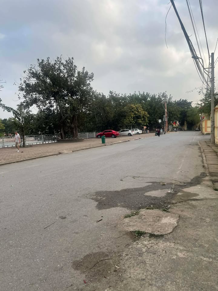 Nhà Sổ Đỏ Vuông Vắn Xã Liên Ninh, Thanh Trì - 40m², 4 Tỷ, Gần Chợ & Trường