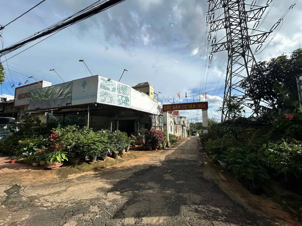 Nhà Phố Buôn Ma Thuột 169m² - Vị trí đắc địa, kinh doanh ngay!