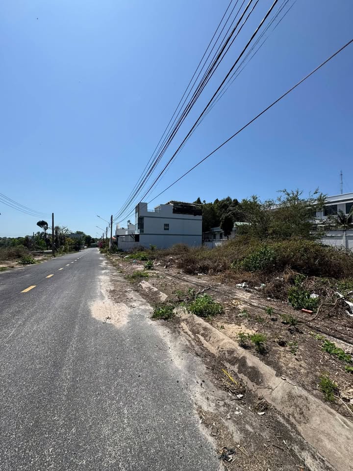 Đất nền La Gi 90m² - Sổ hồng chính chủ, tiềm năng sinh lời!