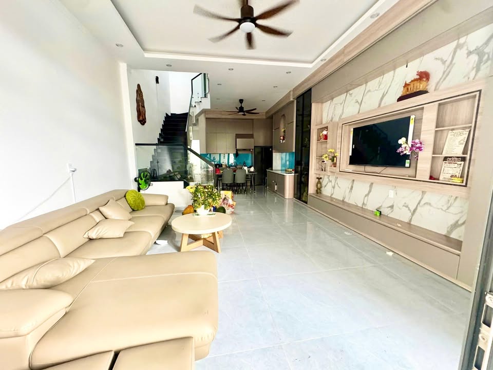 Nhà Mặt Tiền Đỗ Xuân Hợp 115m² - Vị trí Đắc Địa, Sẵn Sàng Kinh Doanh