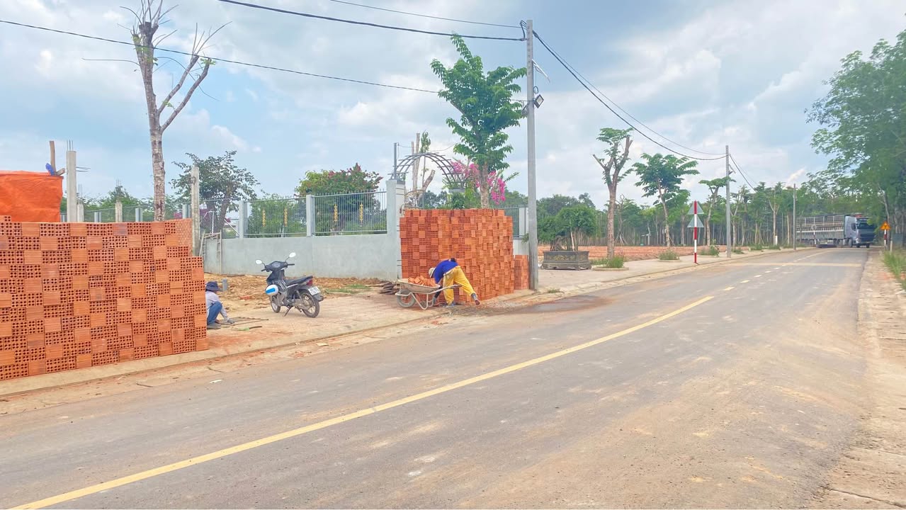 Đất nền góc 2 mặt tiền 1000m² đường 72 Quảng Tiến, Đồng Nai - Giá 3 tỷ