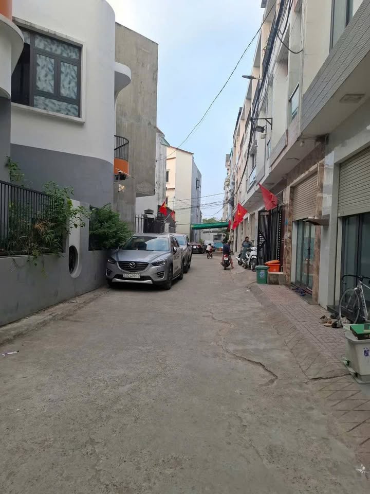 Nhà Nguyên Căn 2 Lầu 3PN Phường Bửu Hòa, Biên Hòa - 6 Triệu/Tháng