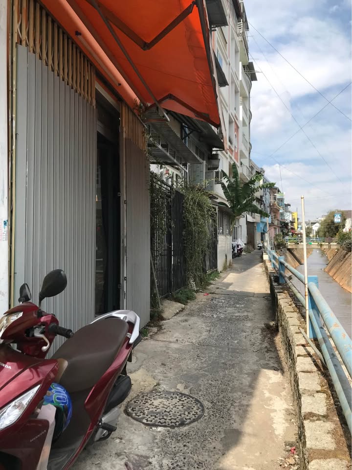 Nhà mặt tiền Đà Lạt Đường Tô Ngọc Vân 4 triệu/tháng - Vị trí đắc địa!