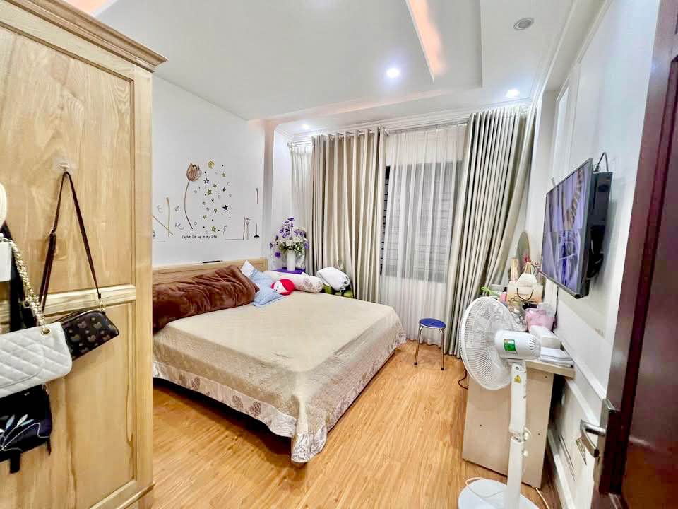Nhà phố Trần Thái Tông Cầu Giấy 45m² 13 tỷ - Chính chủ ở ngay
