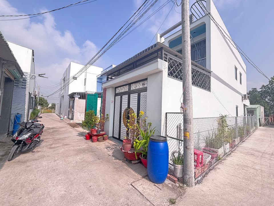 Nhà Chính Chủ Xã Mỹ Lộc, Cần Giuộc - 104m², Sổ Hồng Riêng, Sẵn Sàng Đón Xuân