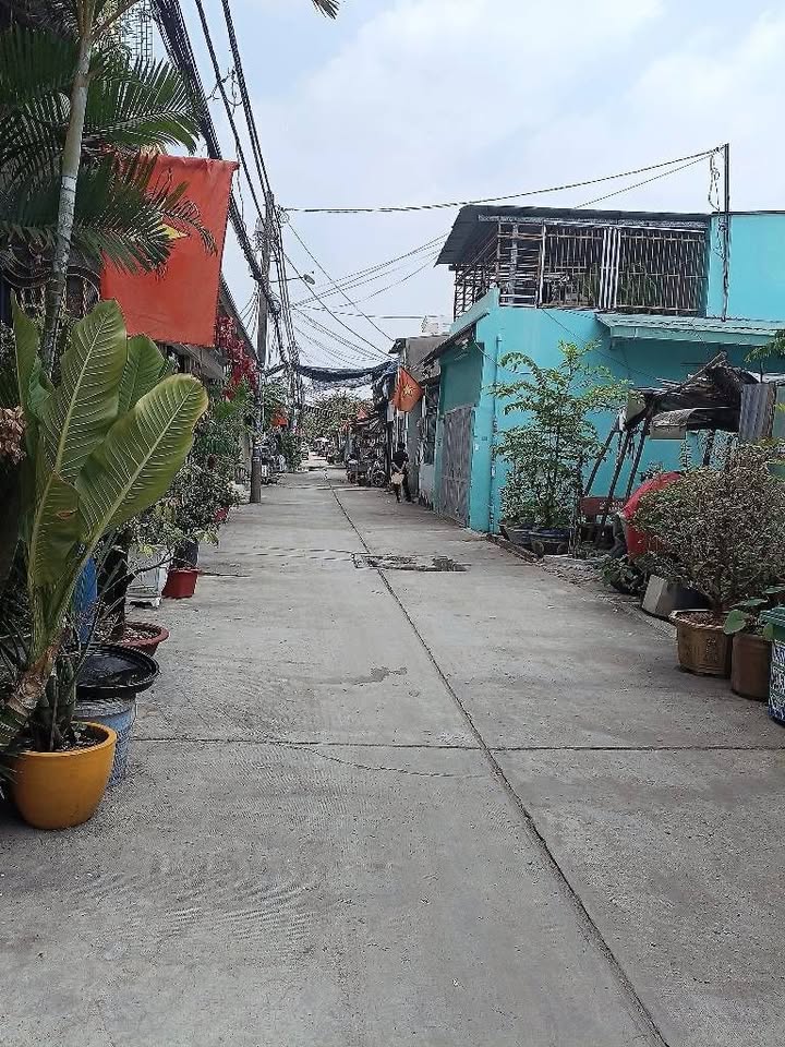 Nhà cấp 4 Bình Tân 108m² - Hẻm xe tải, Sổ hồng, Giá hơn 5 tỷ