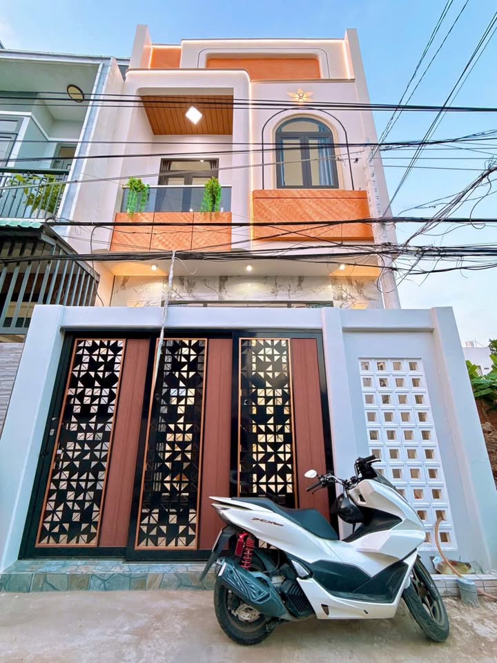 Nhà Trệt Lầu Hẻm 388J Nguyễn Văn Cừ 65.7m² - Full Nội Thất!