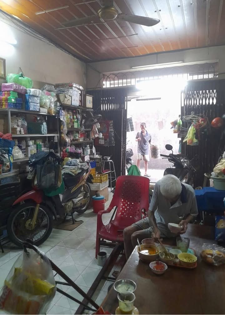 Nhà nát xây mới, 5m ra MT Bãi Sậy, Q6 - 5.5 tỷ TL