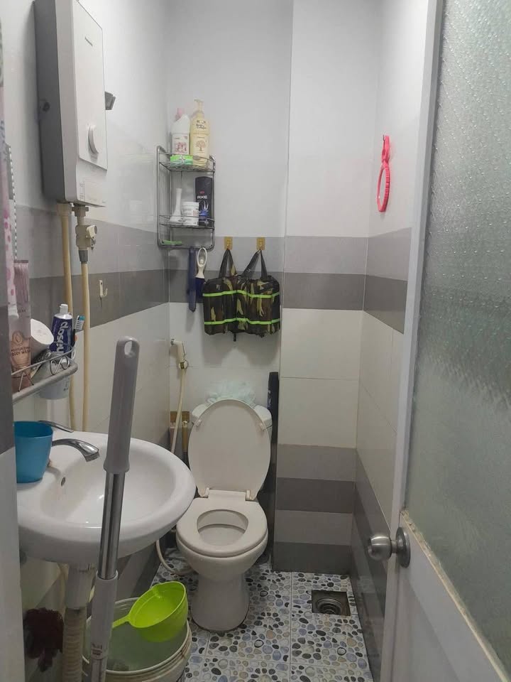 Nhà 2 Tầng 40.8m² Trung Tâm Quy Nhơn Giá 2.1 Tỷ - Sổ Đỏ Rõ Ràng