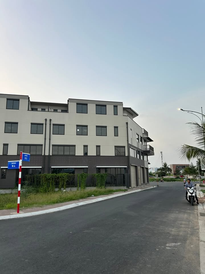 Nhà Góc 2 Mặt Tiền Nam Long Central Lake, Cần Thơ - 154m², 5.x Tỷ