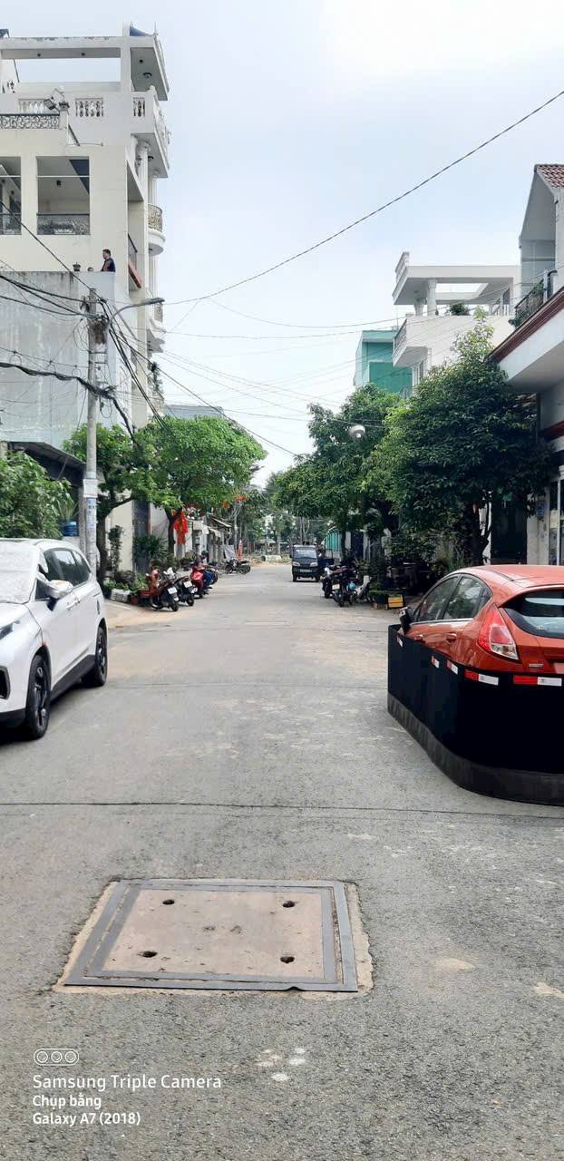 Nhà Phường Bình Hưng Hòa 178m² Sổ Hồng Full Thổ Cư - Giá 15.5 Tỷ