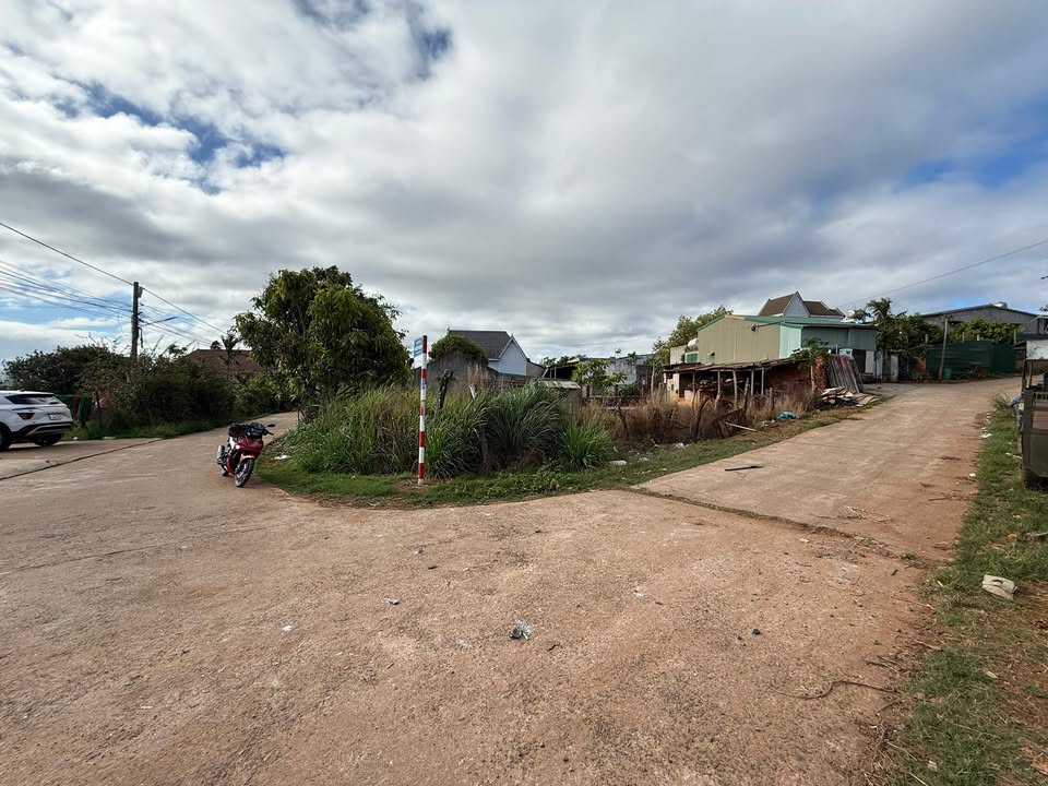 Đất nền Ea Drăng 187m² - Vị trí đắc địa, 2 mặt tiền!