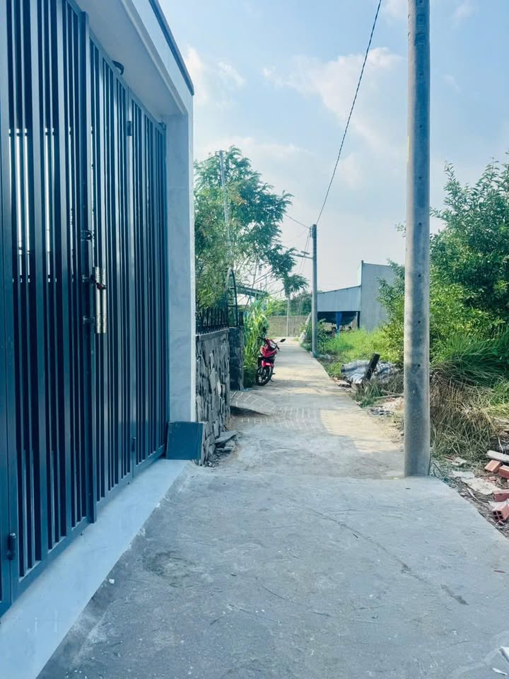 Nhà Cấp 4 Cần Giuộc 104.5m² - Sẵn Sàng Ở Ngay, Sổ Hồng Chính Chủ!