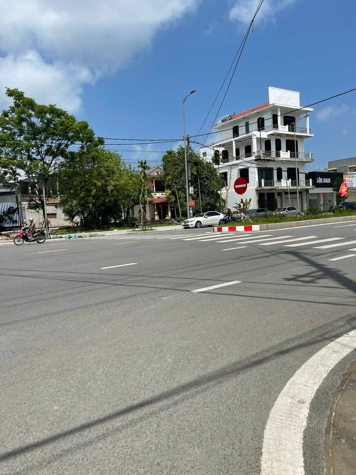 Nhà 2 Tầng Phú Thượng, Huế Hơn 200m² - Vị trí đẹp, sẵn sàng ở ngay!