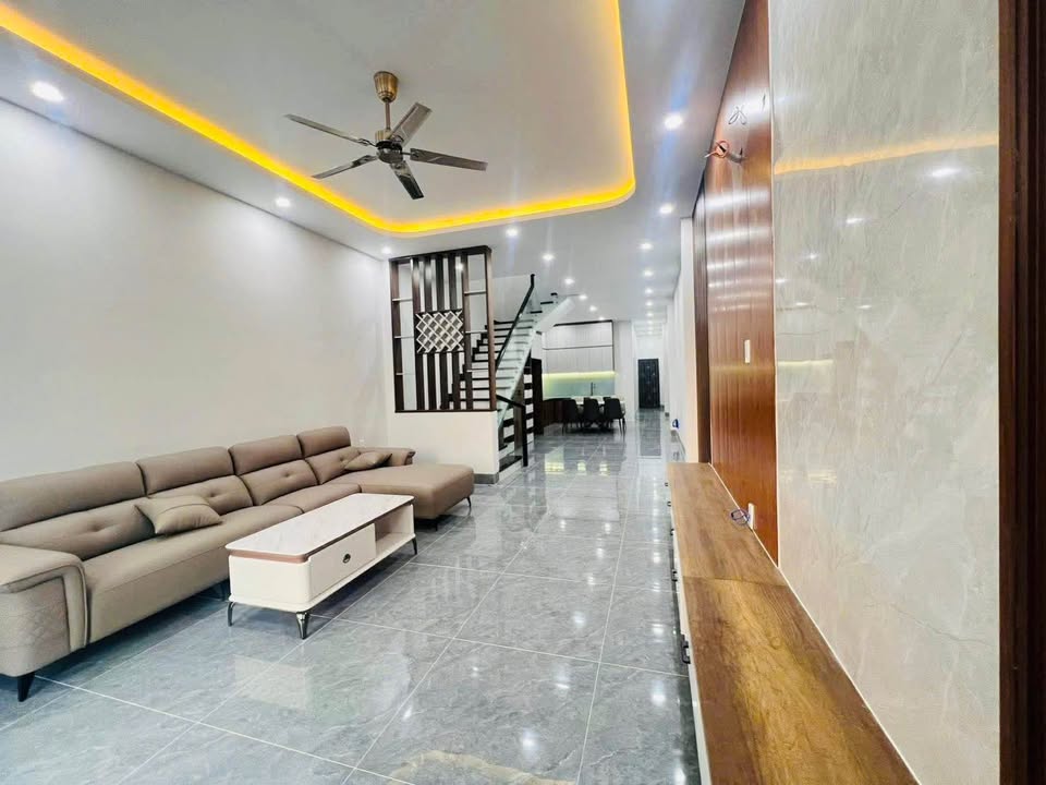 Nhà Phố 90m² Mặt Tiền Kinh Doanh Rạch Giá - Sổ Hồng Sẵn Sàng