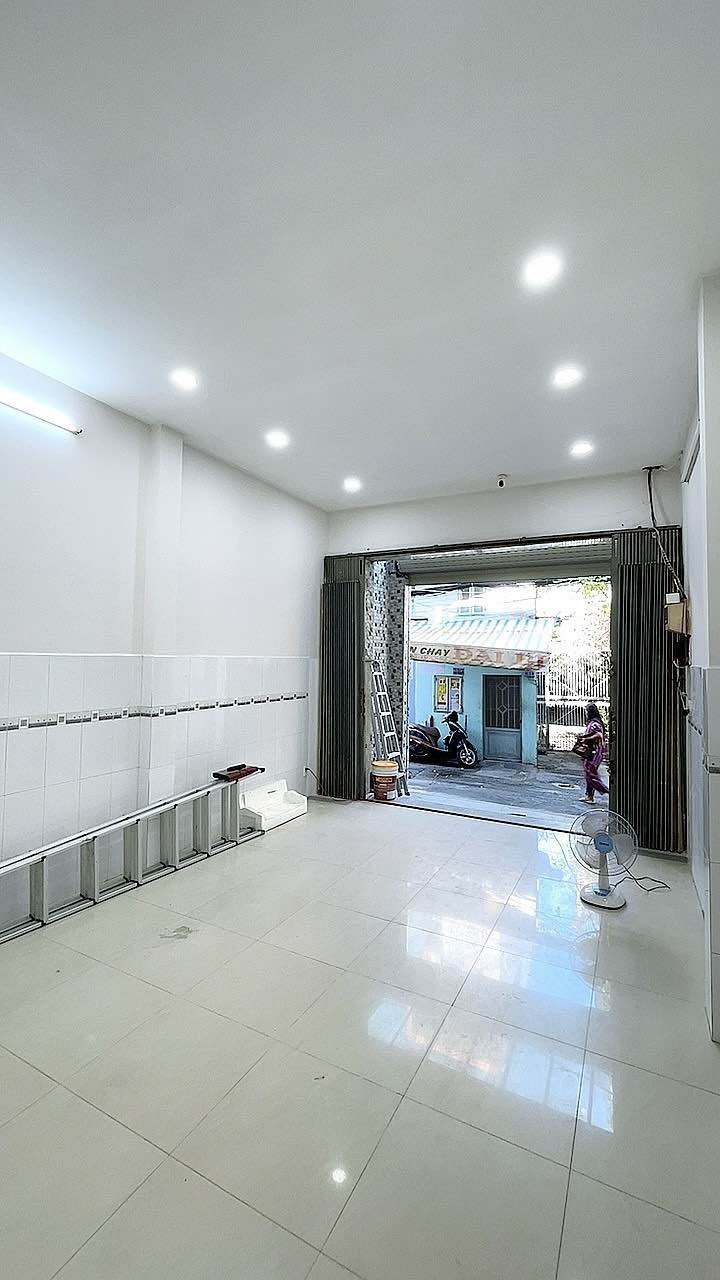 Nhà 72m² Hậu Giang, Q6 - 6PN, Sổ hồng chính chủ, Sẵn ở ngay