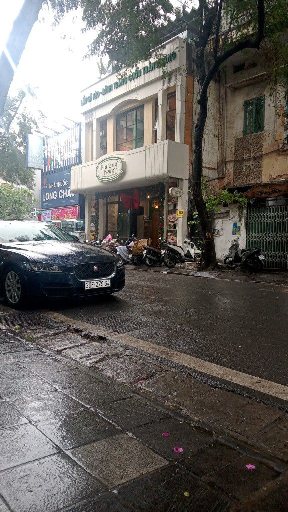 Nhà mặt phố Nguyễn Du, Hai Bà Trưng 43 tỷ - Vị trí đắc địa hiếm có!