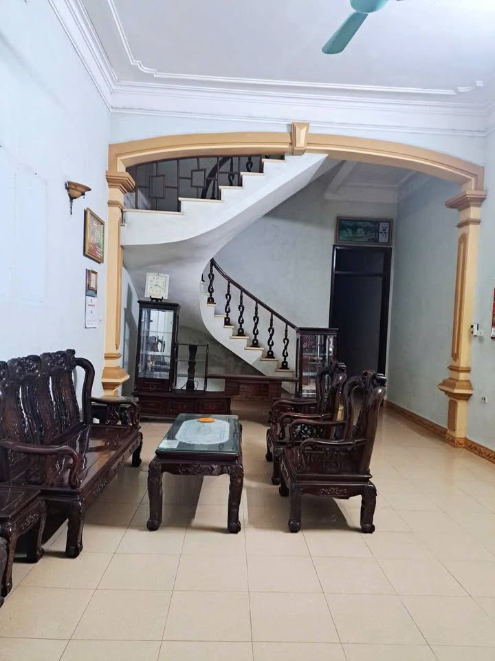 Nhà riêng 3 tầng Đoàn Thị Điểm, Vĩnh Yên 7 triệu - Sẵn sàng ở ngay!