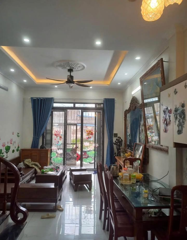 Nhà 4 Tầng Góc Ngõ Đông Mạc, Nam Định - 45m², 2.3 Tỷ, Sổ Hồng Riêng