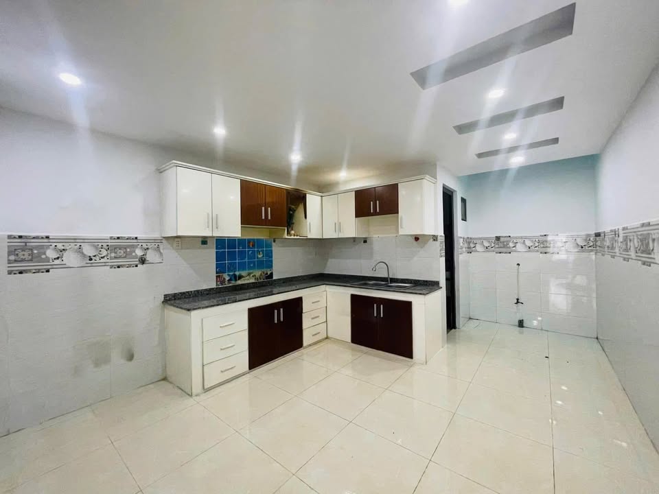 Cho thuê nhà mới hẻm Hồng Lạc, Tân Bình 61m² - Sẵn nội thất