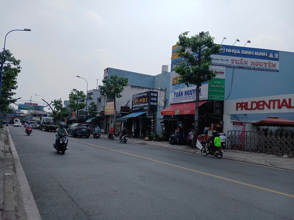 Nhà phố Lê Thị Hà Hóc Môn 256m² - Mặt tiền kinh doanh sầm uất